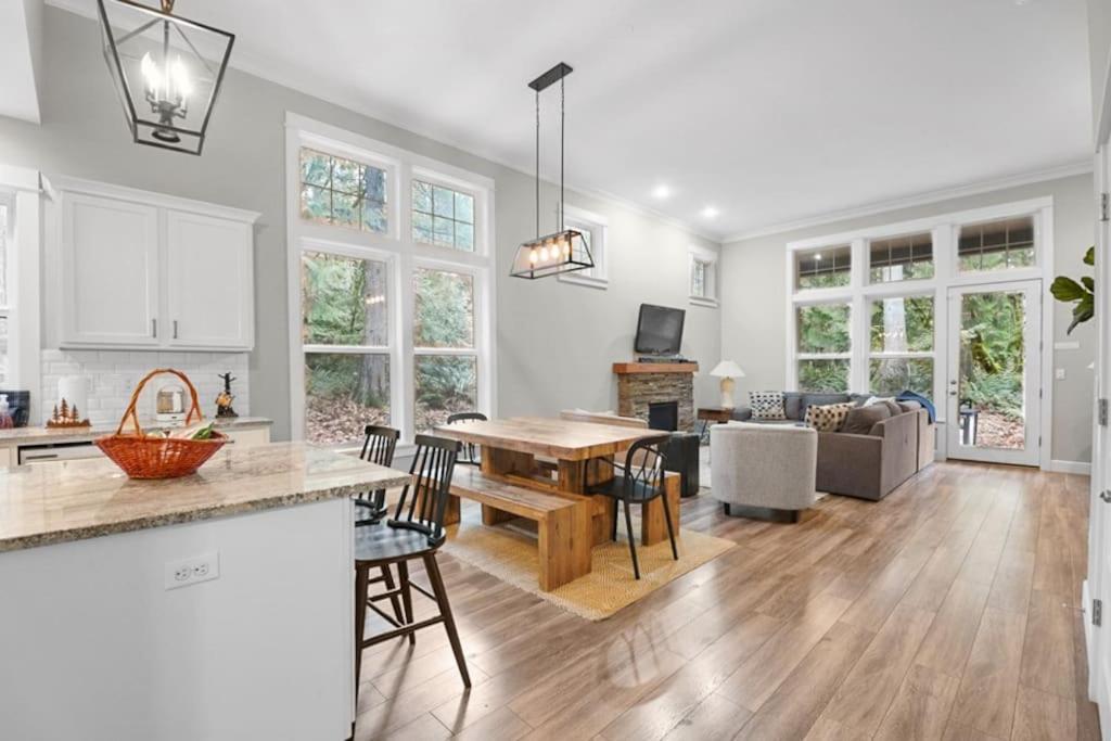 Modern Retreat In Mt Hood Oregon Resort Welches Екстериор снимка