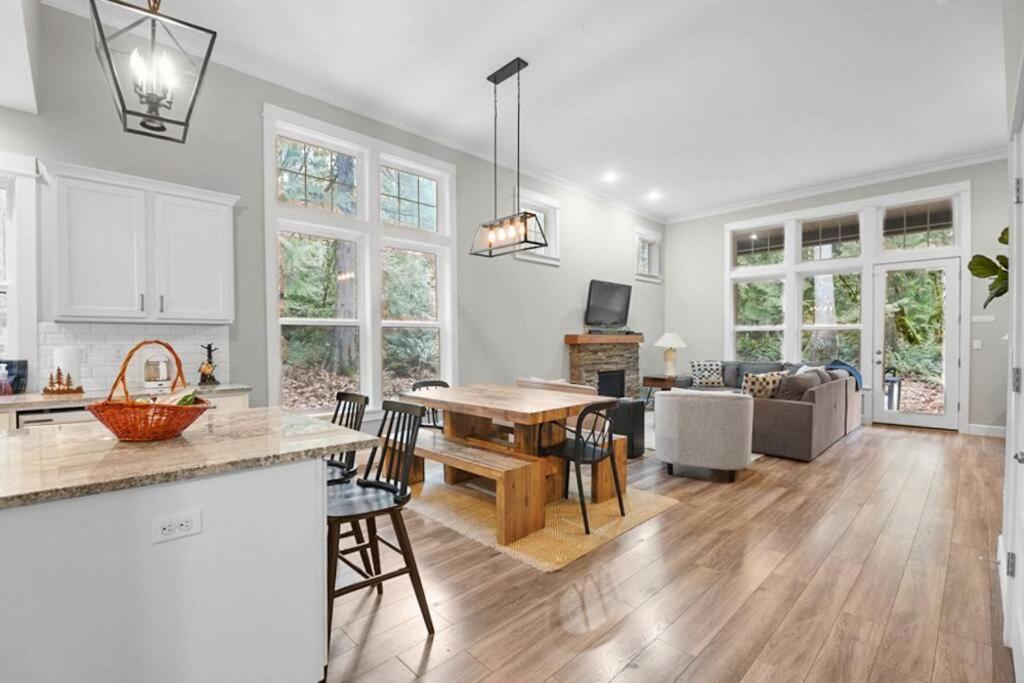 Modern Retreat In Mt Hood Oregon Resort Welches Екстериор снимка